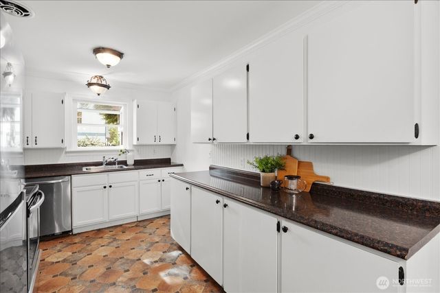 828 S Sullivan Street, Seattle, WA 98108
