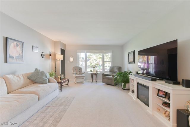 721 Cheriton Drive, Highland Heights, OH 44143