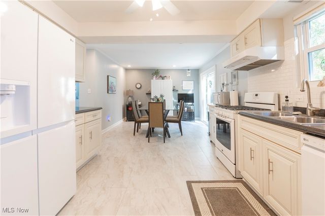 721 Cheriton Drive, Highland Heights, OH 44143