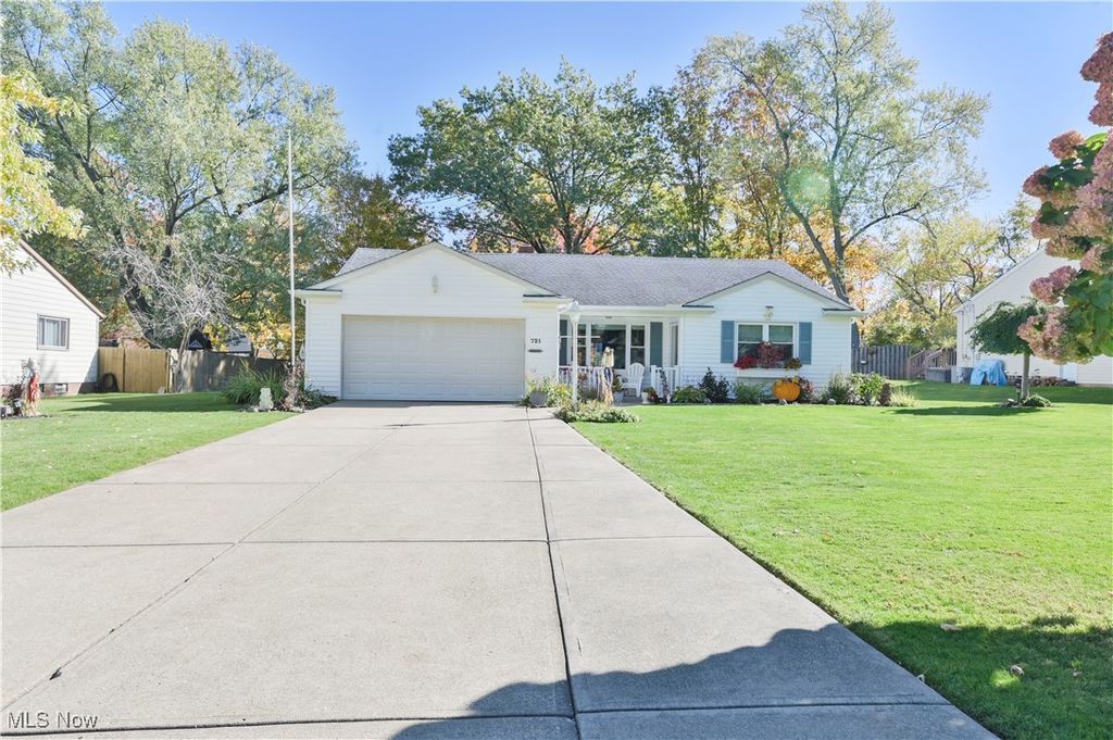 721 Cheriton Drive, Highland Heights, OH 44143