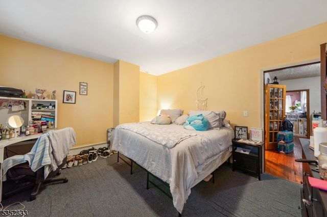 76 Kossuth St, Newark City, NJ 07105