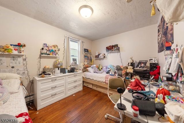 76 Kossuth St, Newark City, NJ 07105