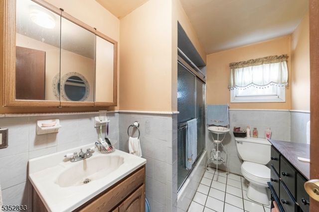 76 Kossuth St, Newark City, NJ 07105