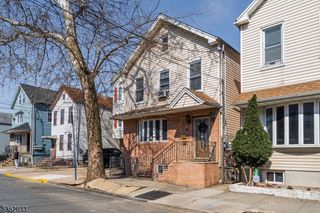 76 Kossuth St, Newark City, NJ 07105