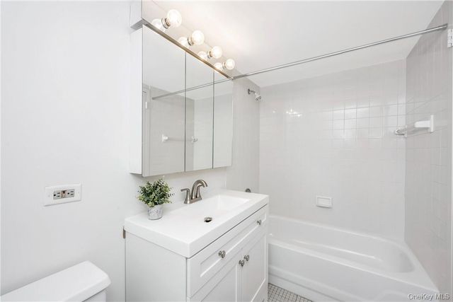 1 Landmark Square 416, Port Chester, NY 10573