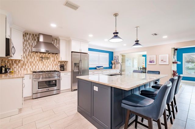 541 CRYSTAL DRIVE, Madeira Beach, FL 33708