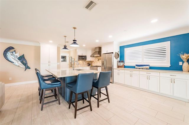541 CRYSTAL DRIVE, Madeira Beach, FL 33708