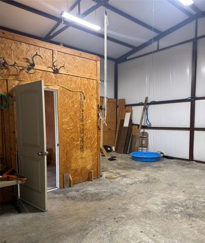 202 Castleridge Drive, Red Oak, TX 75154