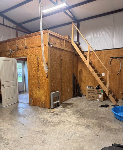 202 Castleridge Drive, Red Oak, TX 75154