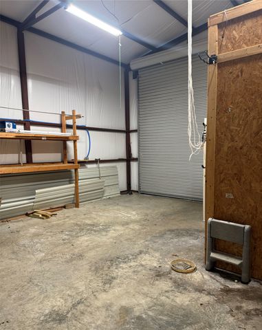 202 Castleridge Drive, Red Oak, TX 75154