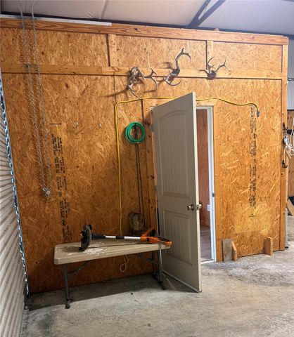 202 Castleridge Drive, Red Oak, TX 75154