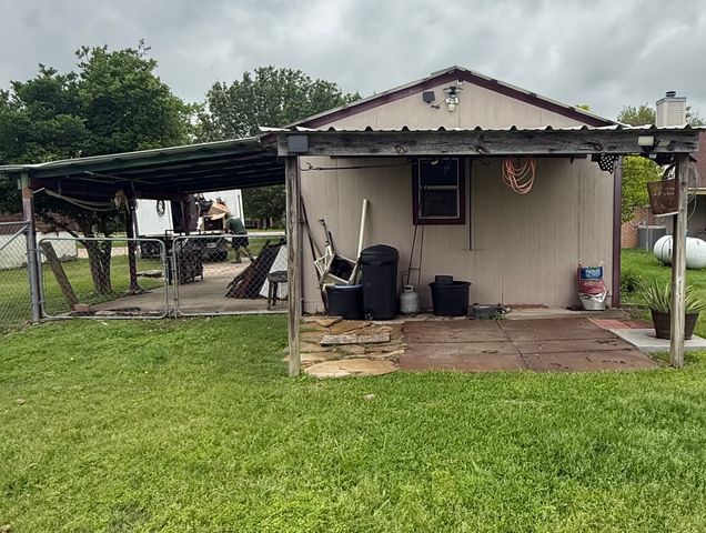 202 Castleridge Drive, Red Oak, TX 75154