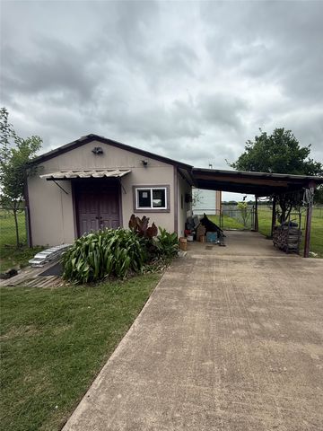 202 Castleridge Drive, Red Oak, TX 75154