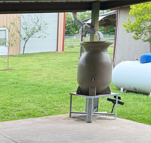 202 Castleridge Drive, Red Oak, TX 75154