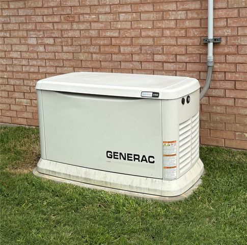 202 Castleridge Drive, Red Oak, TX 75154