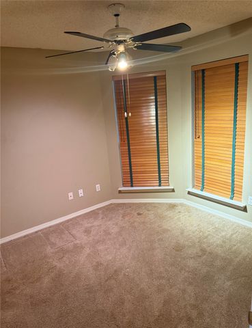 202 Castleridge Drive, Red Oak, TX 75154