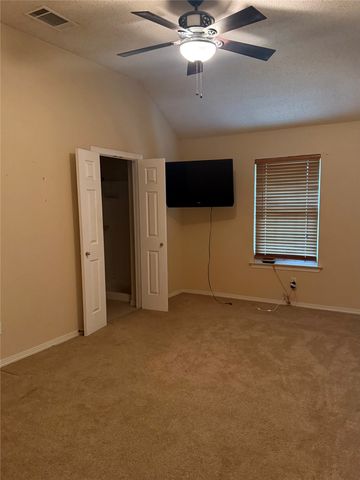 202 Castleridge Drive, Red Oak, TX 75154