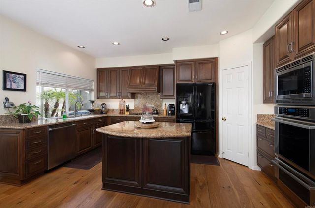 296 Camino Tablero, Escondido, CA 92029