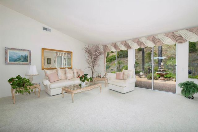 296 Camino Tablero, Escondido, CA 92029