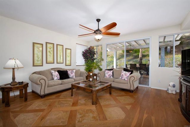 296 Camino Tablero, Escondido, CA 92029