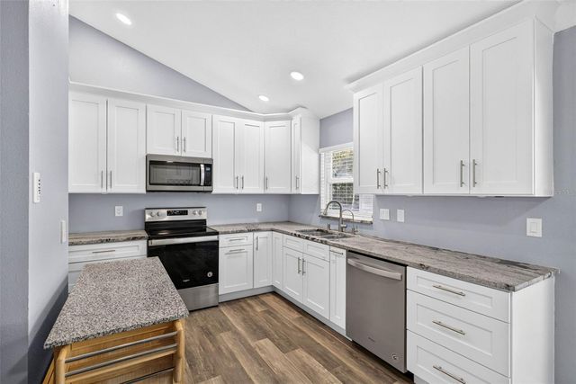 5002 BRANDEIS CIRCLE S, Sarasota, FL 34243