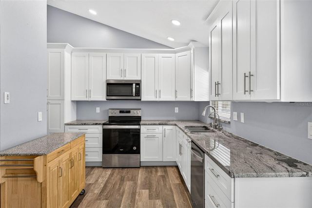 5002 BRANDEIS CIRCLE S, Sarasota, FL 34243