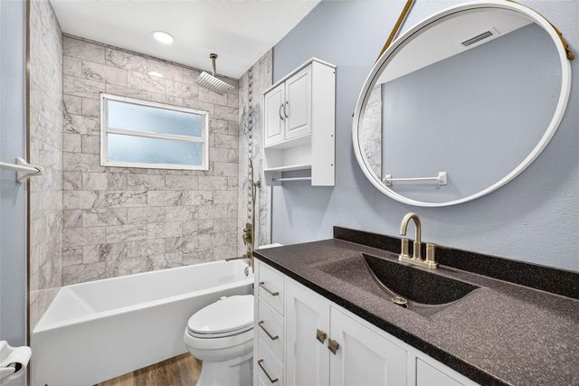 5002 BRANDEIS CIRCLE S, Sarasota, FL 34243