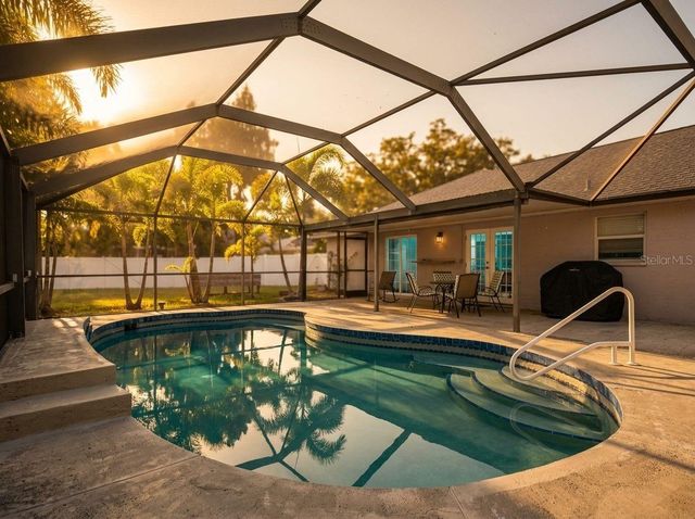 5002 BRANDEIS CIRCLE S, Sarasota, FL 34243