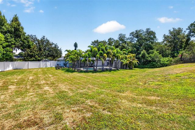 5002 BRANDEIS CIRCLE S, Sarasota, FL 34243