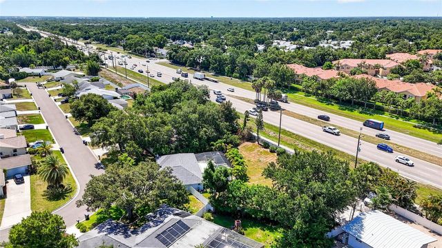 5002 BRANDEIS CIRCLE S, Sarasota, FL 34243