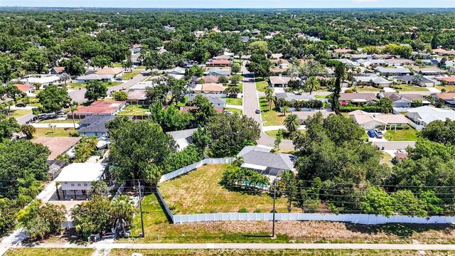 5002 BRANDEIS CIRCLE S, Sarasota, FL 34243