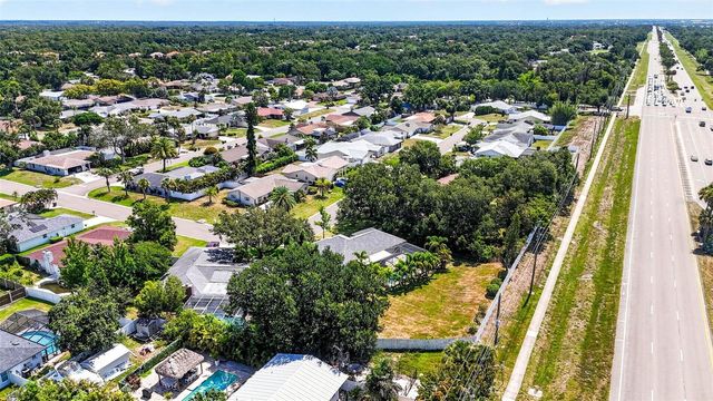 5002 BRANDEIS CIRCLE S, Sarasota, FL 34243