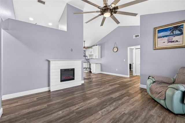 5002 BRANDEIS CIRCLE S, Sarasota, FL 34243