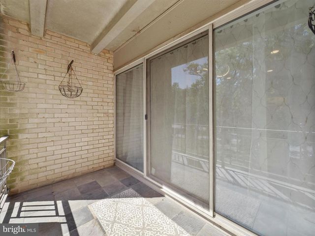 12204 BRAXFIELD CT #233, Rockville, MD 20852