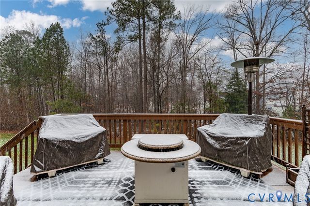 4612 Tooley Dr, Chester, VA 23831