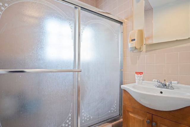 28 Eustis, Saugus, MA 01906