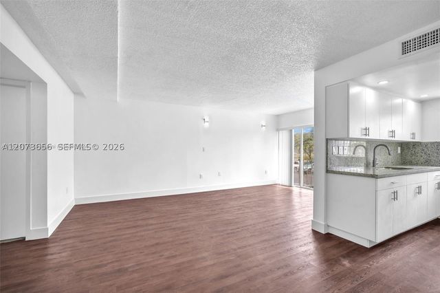 9301 SW 4th St 229F, Miami, FL 33174