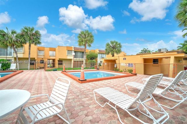9301 SW 4th St 229F, Miami, FL 33174