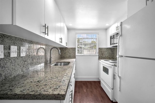9301 SW 4th St 229F, Miami, FL 33174