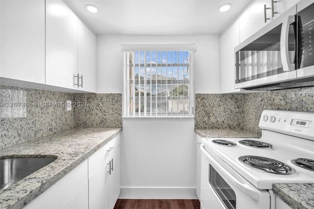 9301 SW 4th St 229F, Miami, FL 33174