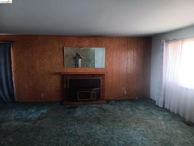 2843 Jennifer Dr, Castro Valley, CA 94546