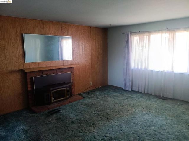 2843 Jennifer Dr, Castro Valley, CA 94546