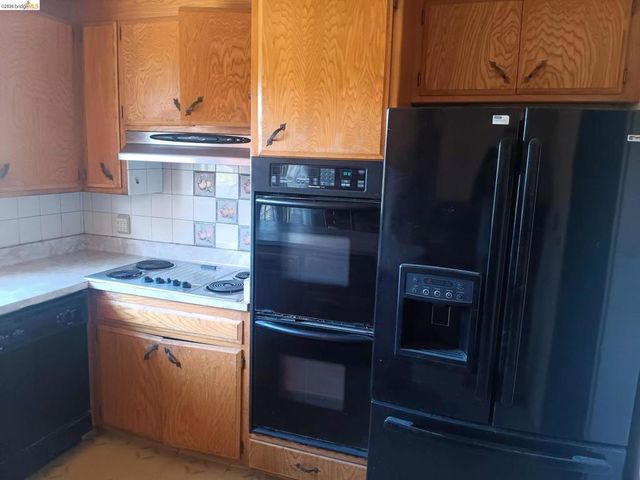 2843 Jennifer Dr, Castro Valley, CA 94546