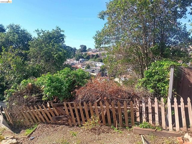 2843 Jennifer Dr, Castro Valley, CA 94546