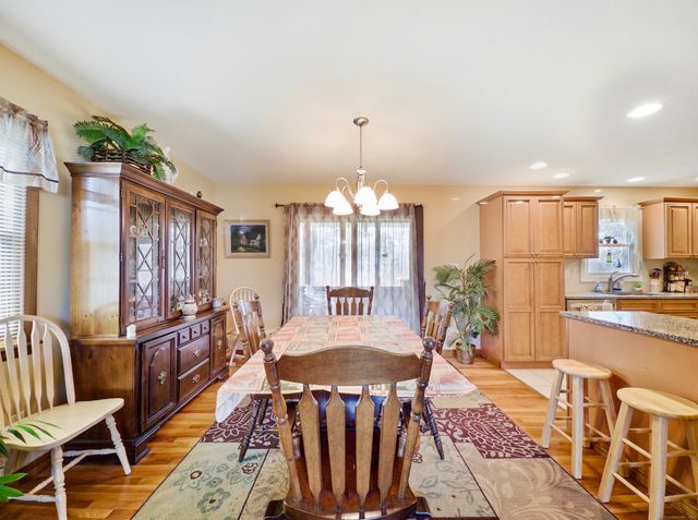 10 Lea Road, North Branford, CT 06471