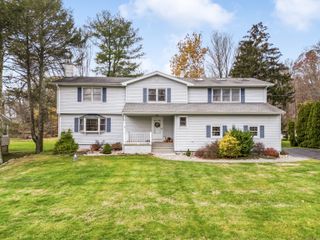 10 Lea Road, North Branford, CT 06471
