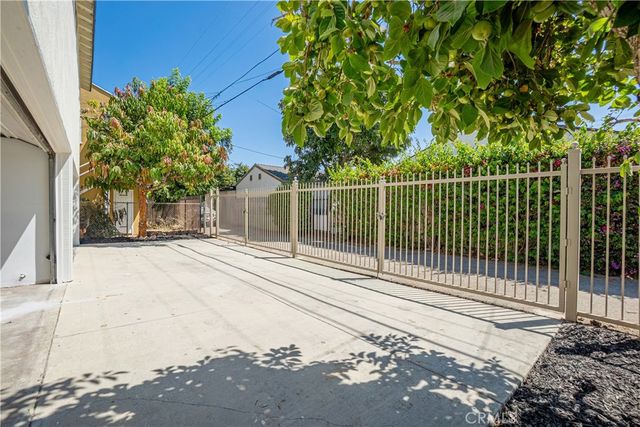 4284 La Salle Avenue, Los Angeles, CA 90062