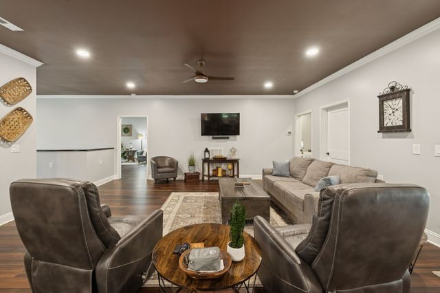 2658 Sycamore Valley Rd, Pleasant Shade, TN 37145