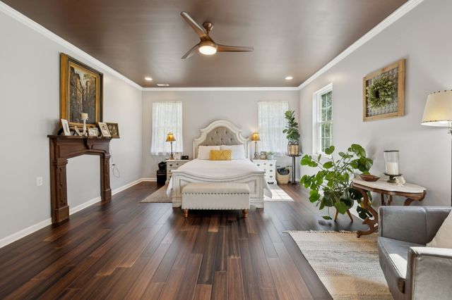 2658 Sycamore Valley Rd, Pleasant Shade, TN 37145