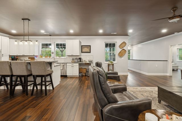 2658 Sycamore Valley Rd, Pleasant Shade, TN 37145